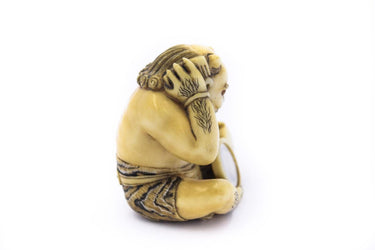 Netsuke Oni with Mirror by Meigyokisai 0595