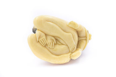 Netsuke Geisha Washing Boy by Royosei 0611
